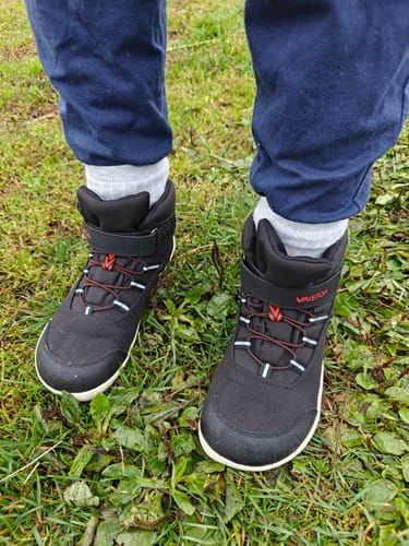Customer photo review of Vaistoa Kaste lasten vedenpitävät paljasjalkakengät