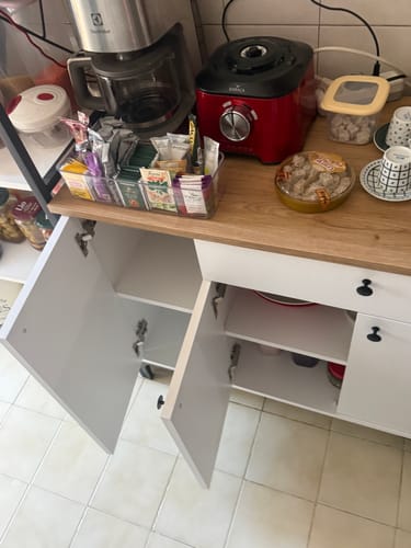 Customer photo review of Rani JE194 Kahve Köşesi Çok Amaçlı Dolap 3 Kapaklı 1 Çekmeceli Kiler Mutfak Dolabı Beyaz - Sepet Ceviz