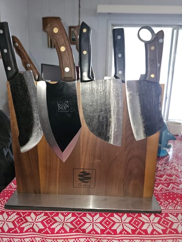 Customer photo review of FREE Walnut Magnetic Knives Holder