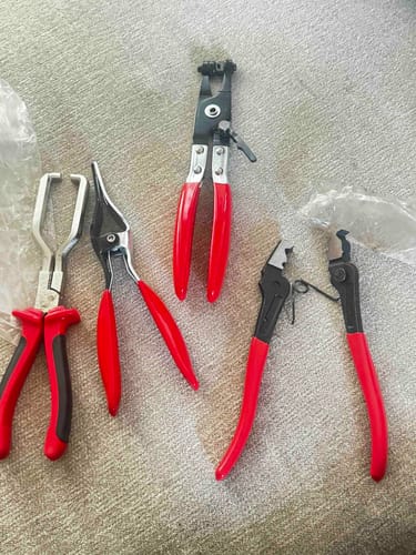 Customer photo review of Kit de abraçadeira de mangueira profissional, conjunto de ferramentas para desconexão e desmontagem de linhas de combustível para manutenção automóvel, abraçadeira de tubo multifuncional para reparação de automóveis, acessórios para automóveis