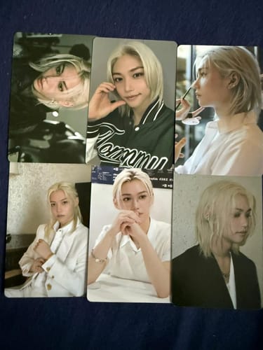 Customer photo review of Trendy Kpop Photocards Collection
