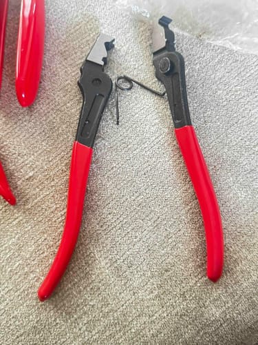 Customer photo review of Kit de abraçadeira de mangueira profissional, conjunto de ferramentas para desconexão e desmontagem de linhas de combustível para manutenção automóvel, abraçadeira de tubo multifuncional para reparação de automóveis, acessórios para automóveis