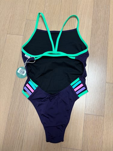 Customer photo review of LENNOX ONE PIECE || Acai|Meadow