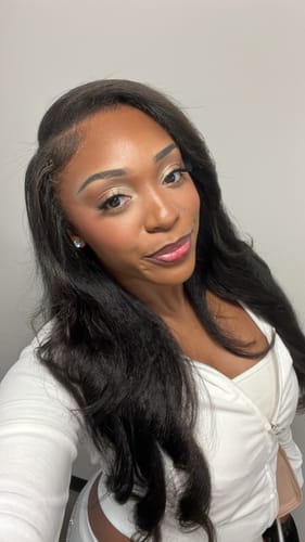 Customer photo review of CurlyMe Kinky Straight Virgin Human Hair Bundles with Lace Frontal Natural Black