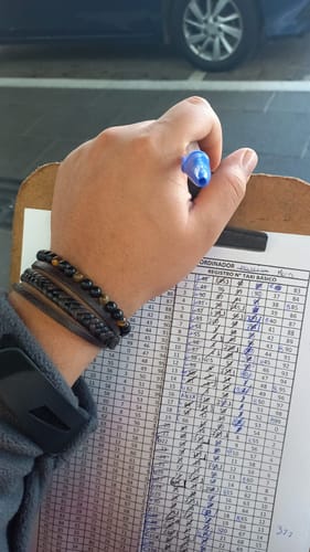 Reseña con foto de un cliente sobre Pulsera LeatherCraft Brown - Private Collection