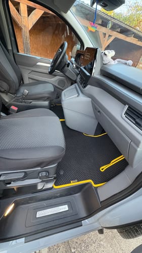 Customer photo review of Fußmatten für Van - Kofferraumwanne