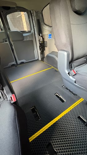 Customer photo review of Fußmatten für Van - Kofferraumwanne