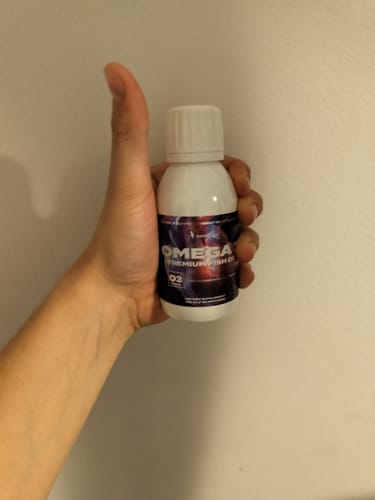 Zákaznická recenze s fotkou produktu Omega 3 Premium Fish Oil