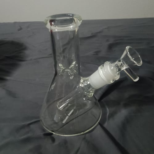 Customer photo review of Human Grade 6" Mini Beaker Water Pipe