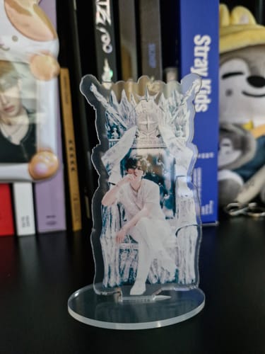 Customer photo review of KPOP Acrylic Double-sided Standing Ornament