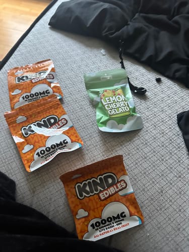 Customer photo review of Lemon Cherry Gelato - Pack of Pre-Rolls (10 Pack) - Hybrid