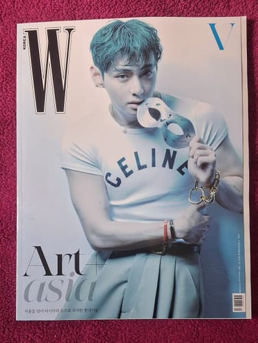 Customer photo review of BTS V - W MAGAZINE 2025 VOLUME 9 COVER D
