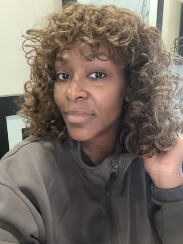 Customer photo review of Sensationnel Glamzy Glueless HD Lace Crown Wig - LIZY