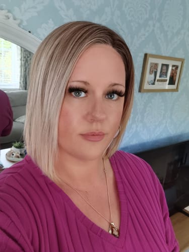 Customer photo review of JBEXTENSION 12 Inches Bob Cut Apricot Pre-Cut Snowflake Lace Frontlace Glueless Wig KHLOE APRICOT【PERMATEASE】【BENDY EAR TABS】