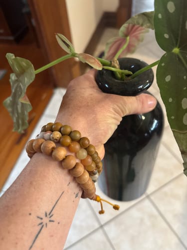 Customer photo review of Tiger Skin Jasper Gemstone Bracelet