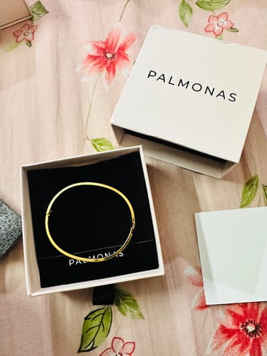 Customer photo review of Plain Stackable Bangle Bracelet |4MM