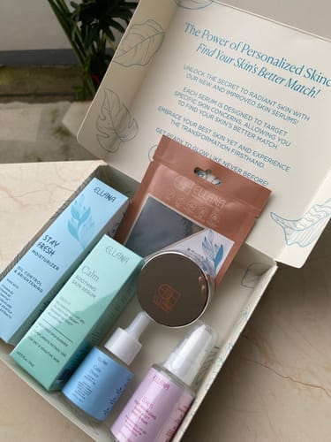 Customer photo review of Stay Fresh Moisturizer Controls Oil and Brightens