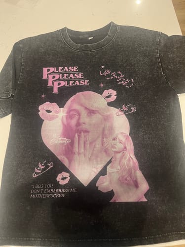 Yume J. review of Sabrina Carpenter Print Round Neck T-shirt image 1 out of 1