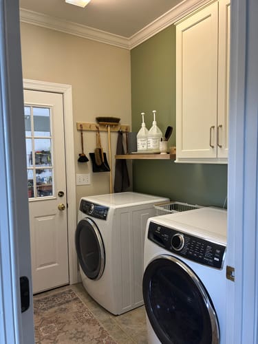 Hannah D. review of White Oak Floating Shelves image 1 out of 3