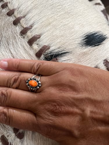 Customer photo review of Carolyn Pollack Sterling Silver Orange Spiny Oyster Decorated Split Shank Ring For Women