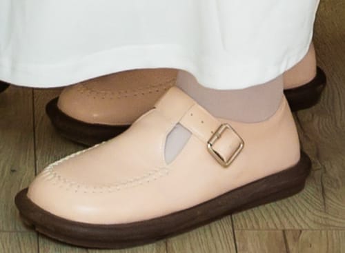 Customer photo review of Spring Wide Head T-strap Comfortable Loafers