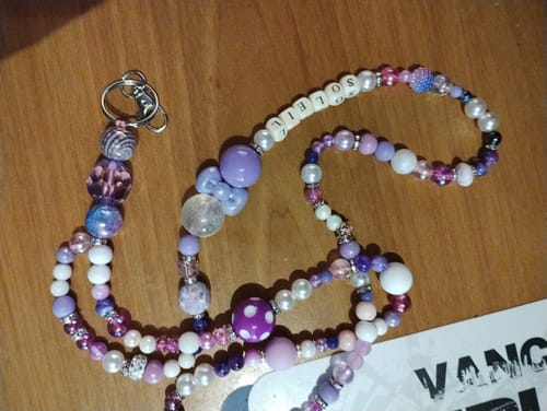 Customer photo review of Portachiavi Lungo da collo di perle fatto a mano 💜 Viola