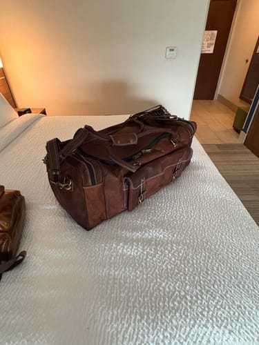 Customer photo review of Walker Leather Weekender Bag + Free Toiletry