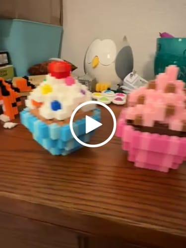 Customer video review of Pix Brix Food Bottle – Cupcakes Set | Build Sweet Pixel Cupcakes in 2D & 3D