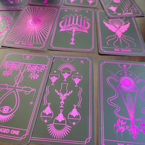 Customer photo review of Fortuna Tarot Deck Obsidian Occult