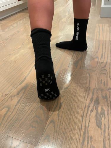 Customer photo review of NEW! YOUTH/XS ULTRAGRIP V2 Dual sided Non-slip Technology Socks