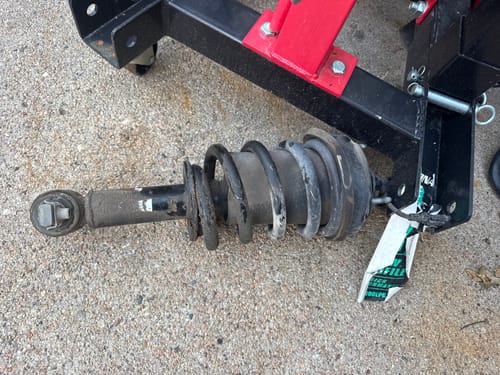 Customer photo review of 2015-2020 Chevrolet Tahoe 4WD Magnetic Struts Front OE Replacement Kit (GC55F)