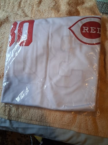 Customer photo review of Men's Cincinnati Reds Ken Griffey Jr. #30 White Fashion Stitched Jersey1