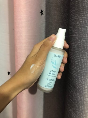 Customer photo review of Stay Fresh Moisturizer Controls Oil and Brightens