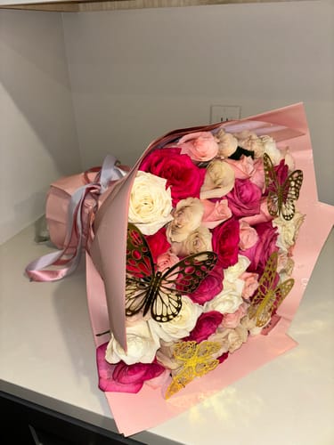 Customer photo review of Hot Pink Deluxe Bouquet
