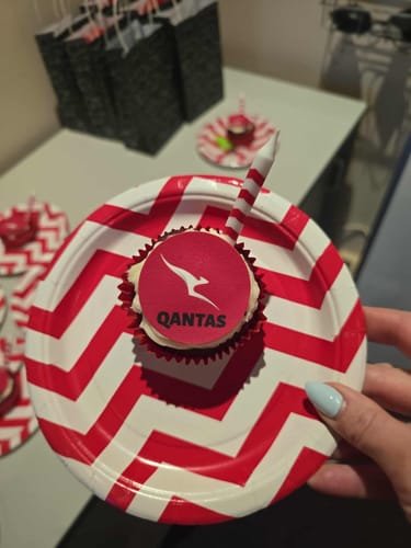 Customer photo review of 15 cm Round Custom Edible Icing Image