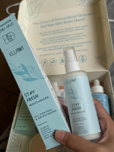 Customer photo review of Stay Fresh Moisturizer Controls Oil and Brightens