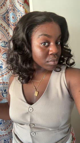 Customer photo review of CurlyMe Pre-bleached Body Wave Hair Wear Go Bob Wig 7x5 Pre-cut HD Lace Pre-plucked