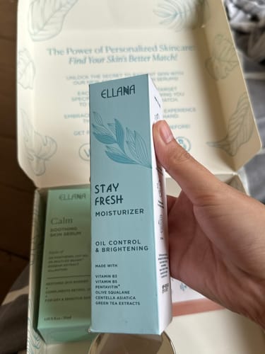 Customer photo review of Stay Fresh Moisturizer Controls Oil and Brightens