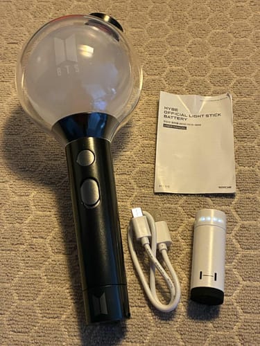 Customer photo review of HYBE OFFICIAL LIGHT STICK BATTERY