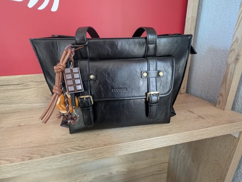 Customer photo review of Olivia's Classic PU Leather Handbag for 13-15.6 Inch Laptop Tote