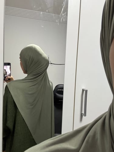 Customer photo review of Liquid Jersey Hijab