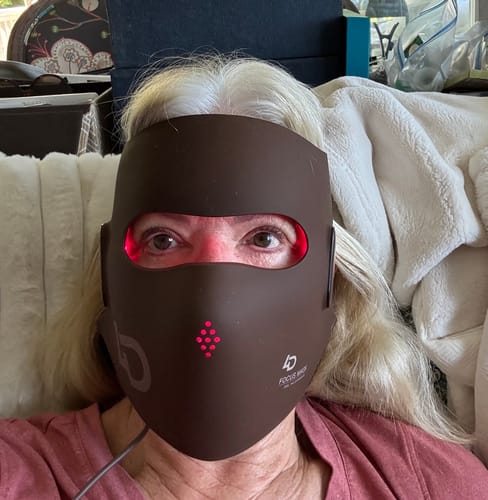 Customer photo review of JOVS 4D Laser Light Therapy Mask