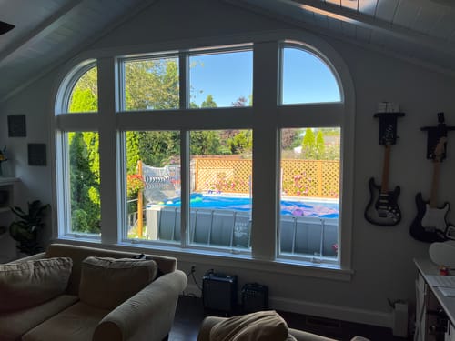 Customer photo review of SmartWings Motorized Light Filtering Roller Shades 70% Blackout Safari