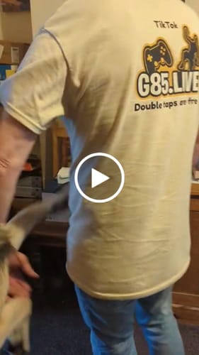 Customer video review of Unisex t-shirt
