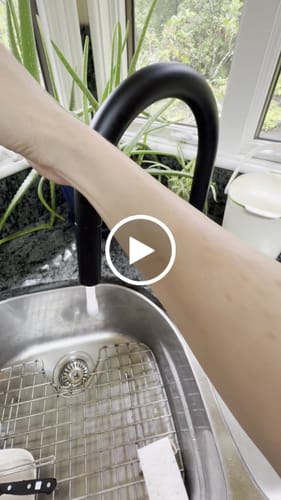 Customer video review of Imperium Touch Control Dual Function Pull Out Spout Kitchen Faucet