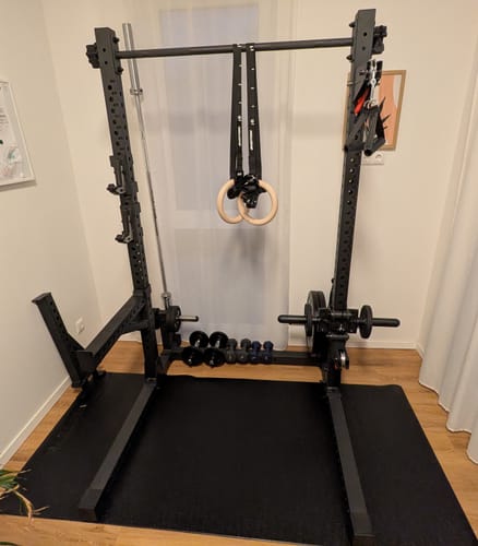 Customer photo review of R7 Squat Rack