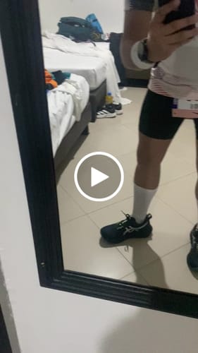 Customer video review of Asics Novablast 5 Luxe Hombre Luxe Black