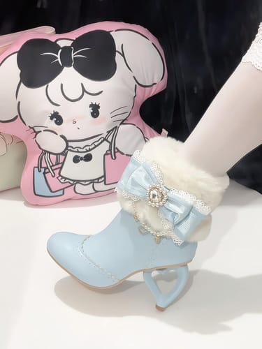 Customer photo review of Original heart-shaped high-heeled boots