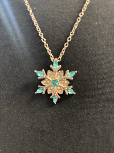 Customer photo review of Wholesale Natural Gemstone Silver Plated Zircon Snowflake Necklace Christmas Gift Pendant