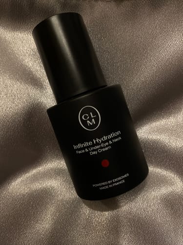 Customer photo review of Drėkinantis dieninis veido, paakių ir kaklo kremas 50ml